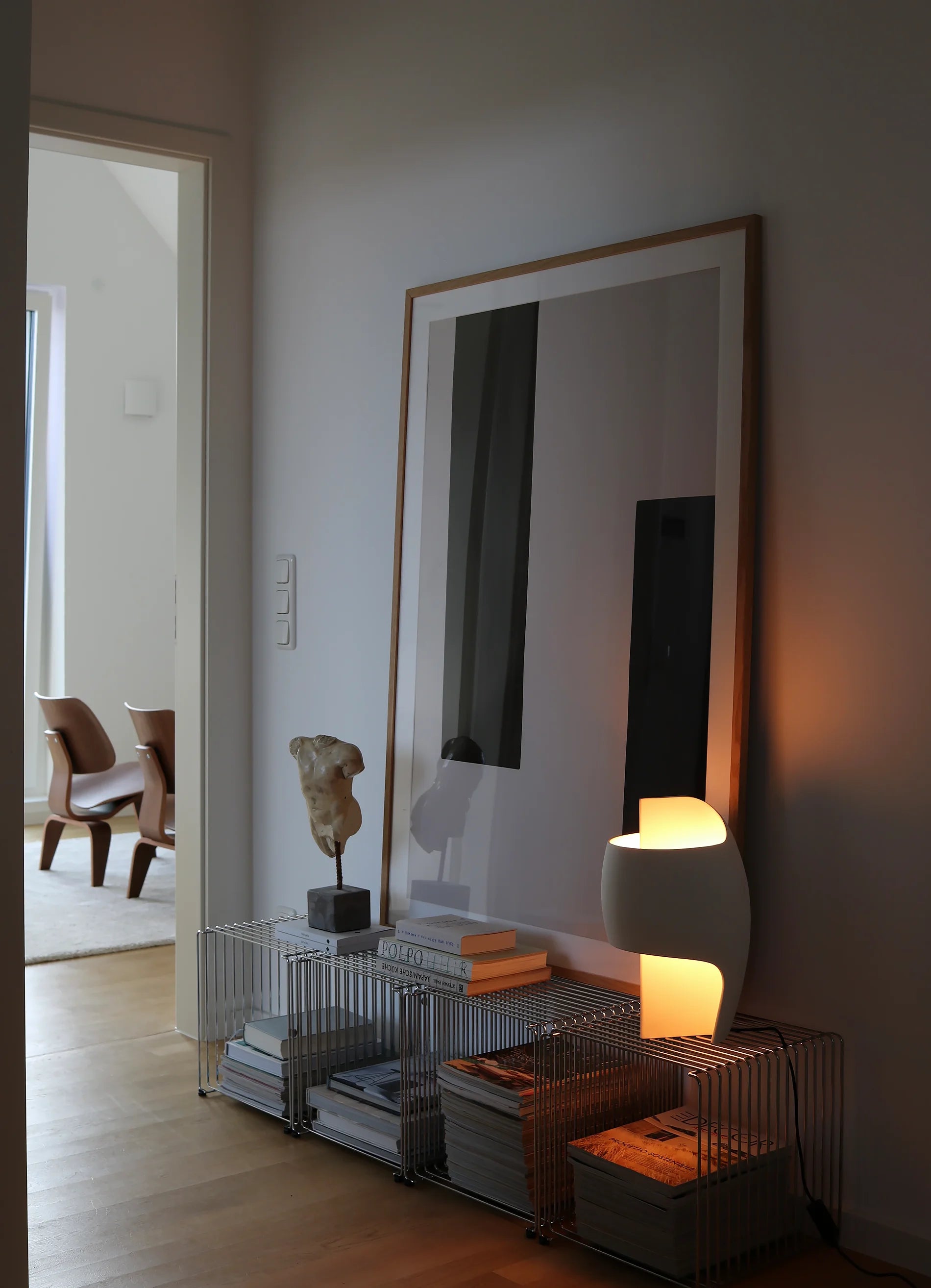 dcw-ditions-la-lampe-b-lampe-d-ambiance-sculpture-blanche image 6